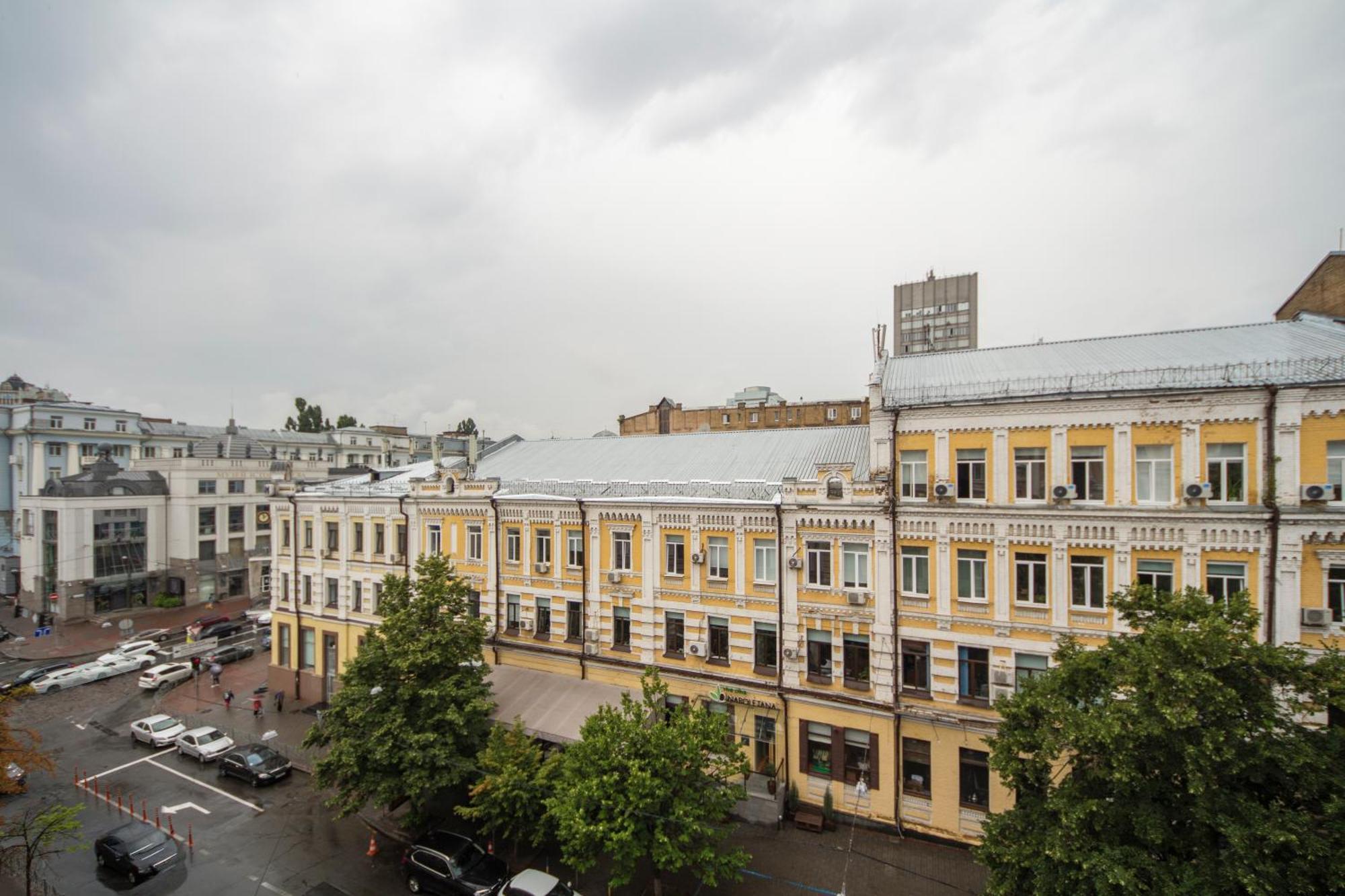 Central Apartments Kyiv Exterior photo