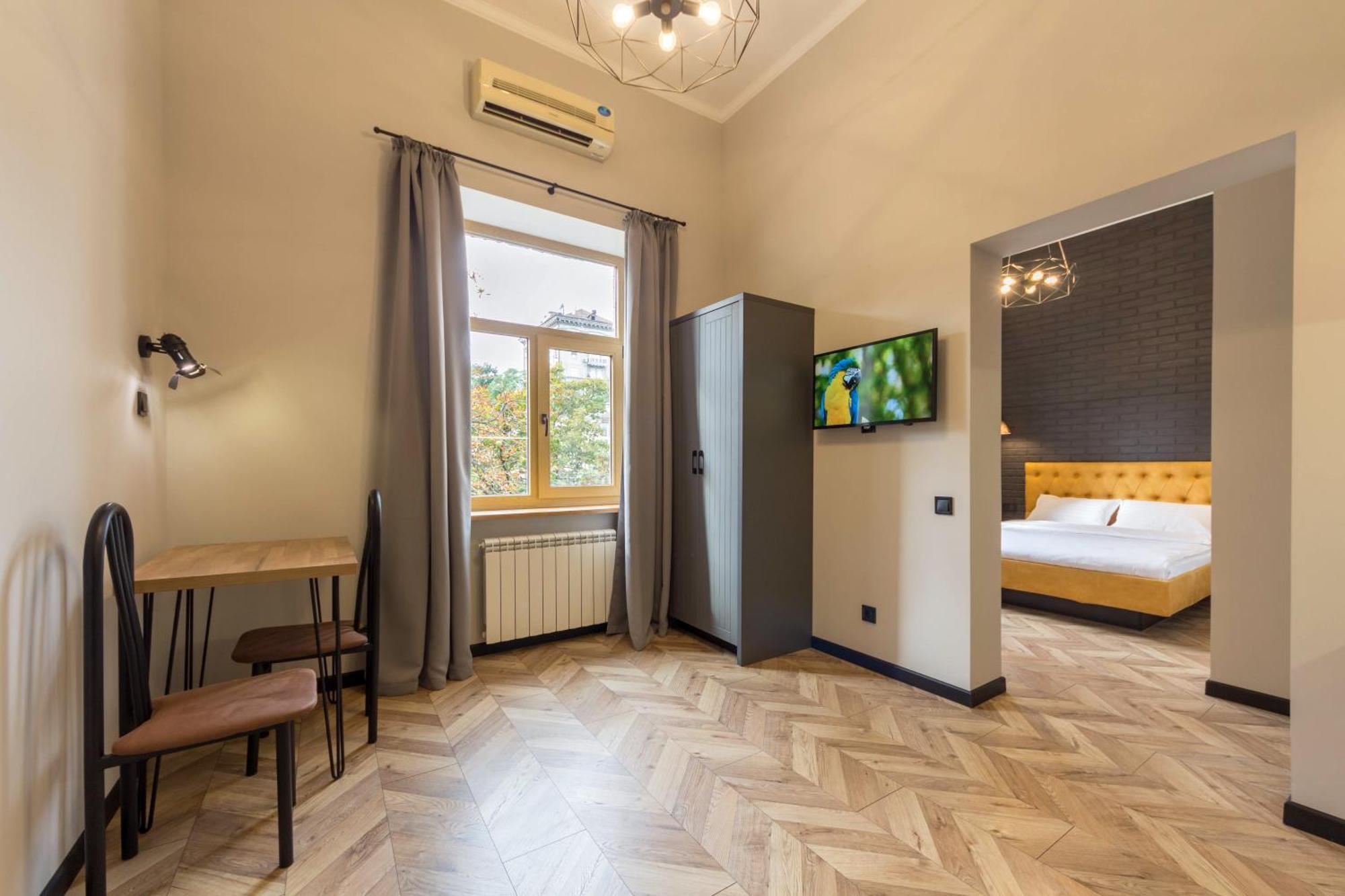 Central Apartments Kyiv Exterior photo
