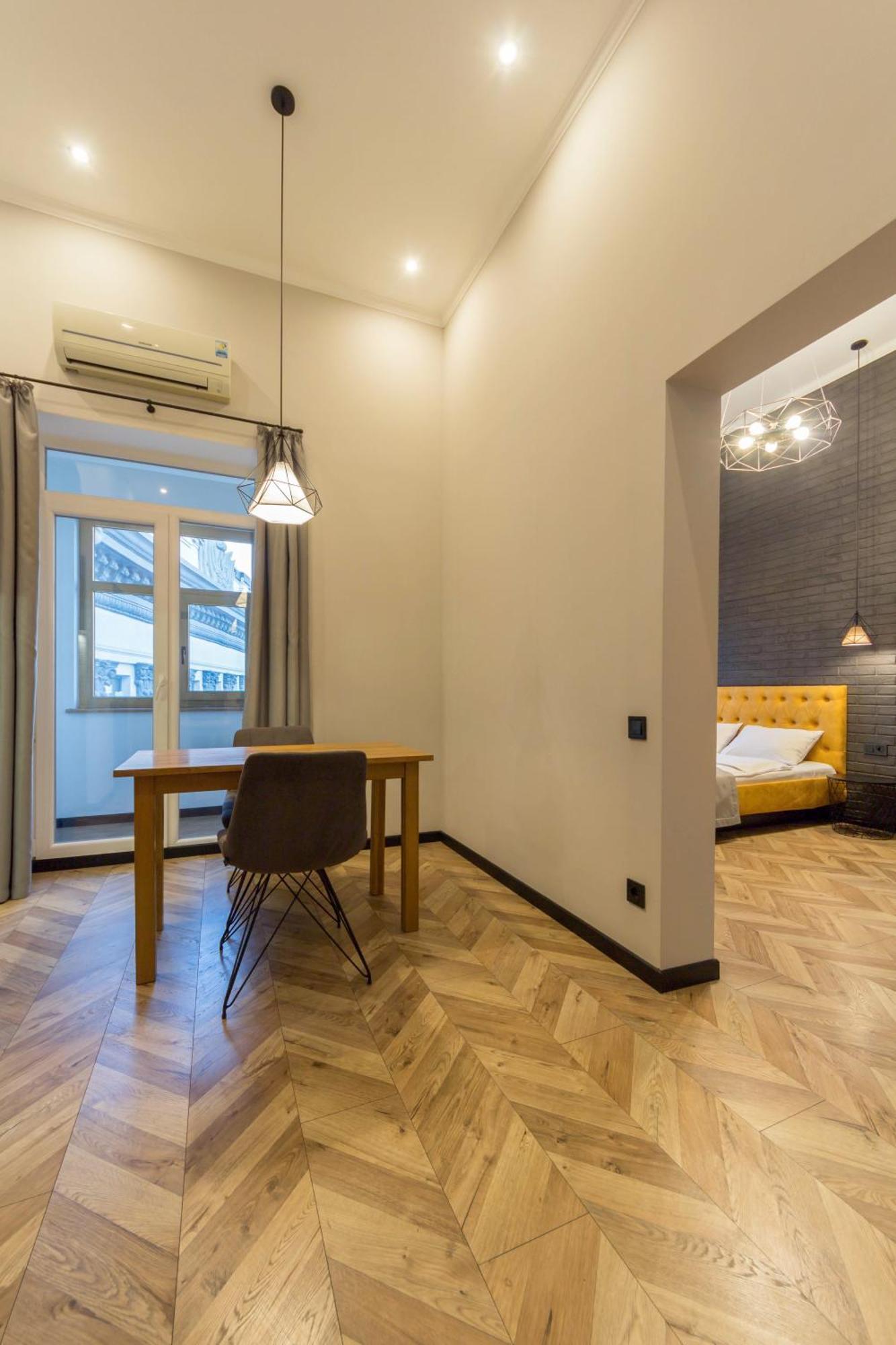 Central Apartments Kyiv Exterior photo