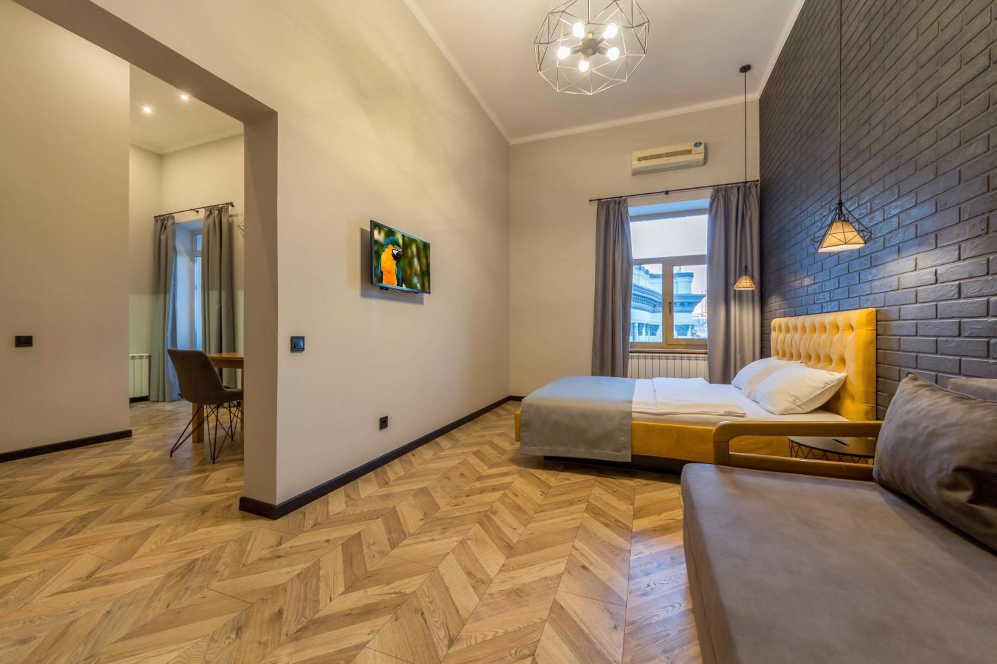 Central Apartments Kyiv Exterior photo